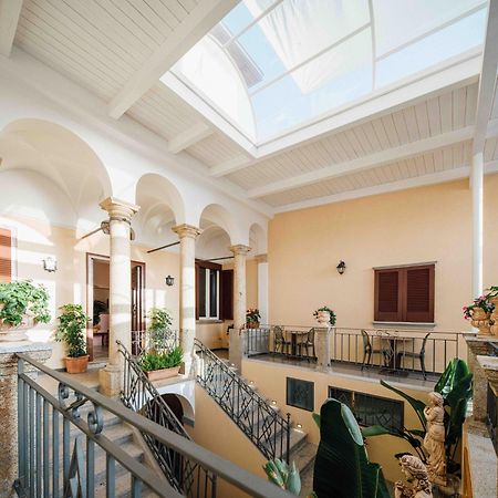 Le Corti - Dimora Storica Bed & Breakfast Polistena Exterior photo