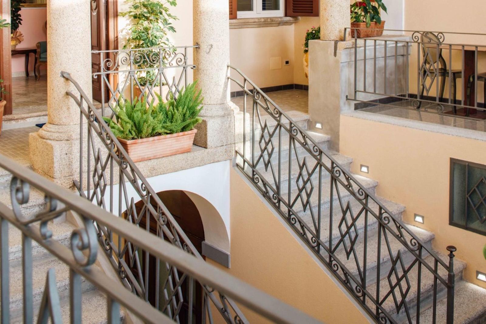 Le Corti - Dimora Storica Bed & Breakfast Polistena Exterior photo