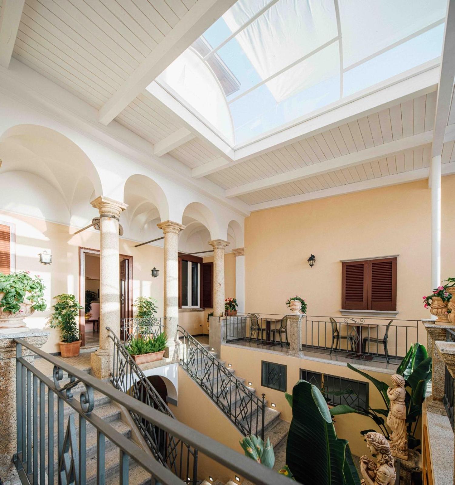 Le Corti - Dimora Storica Bed & Breakfast Polistena Exterior photo
